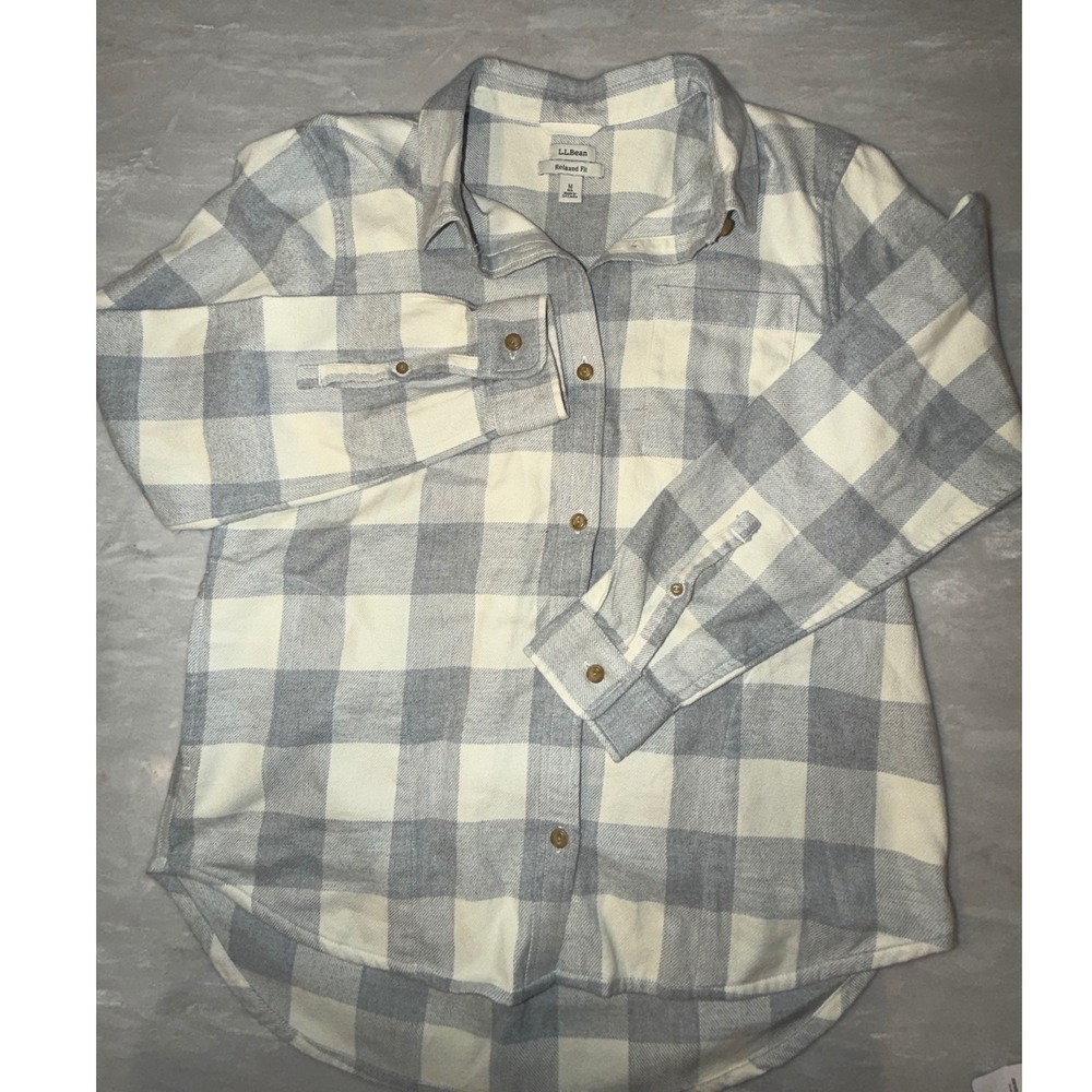 LL Bean Relaxed Fit Flannel Shirt Grey Cream Buffalo Plaid Cotton 520575 Mens M